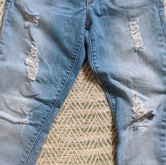 Gap Distressed Light Wash Jeans Size 28 - Picture 4 of 7